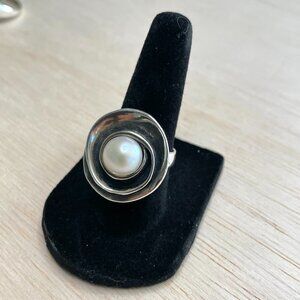 Silpada Lily Pearl Ring #R2121